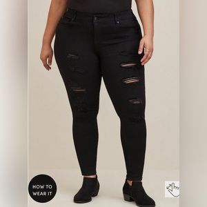 BOMBSHELL SKINNY PREMIUM STRETCH HIGH-RISE DESTRUCTED JEAN Torrid size 22R